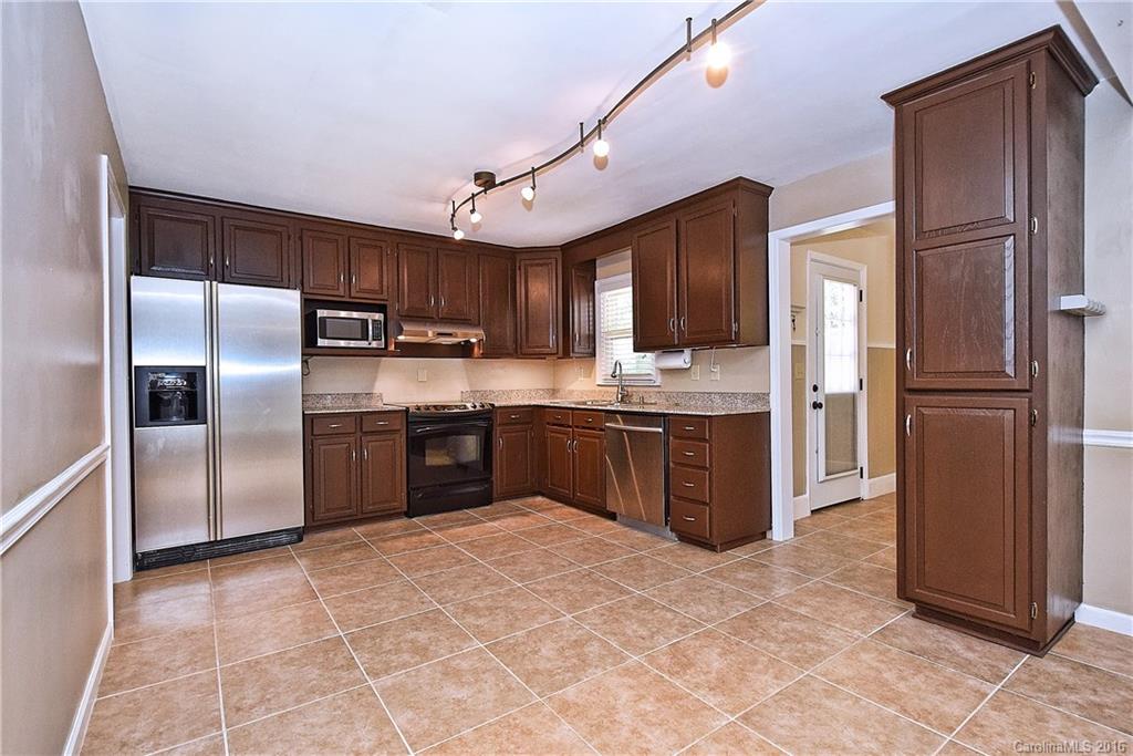 Pleasant Oaks - Residential