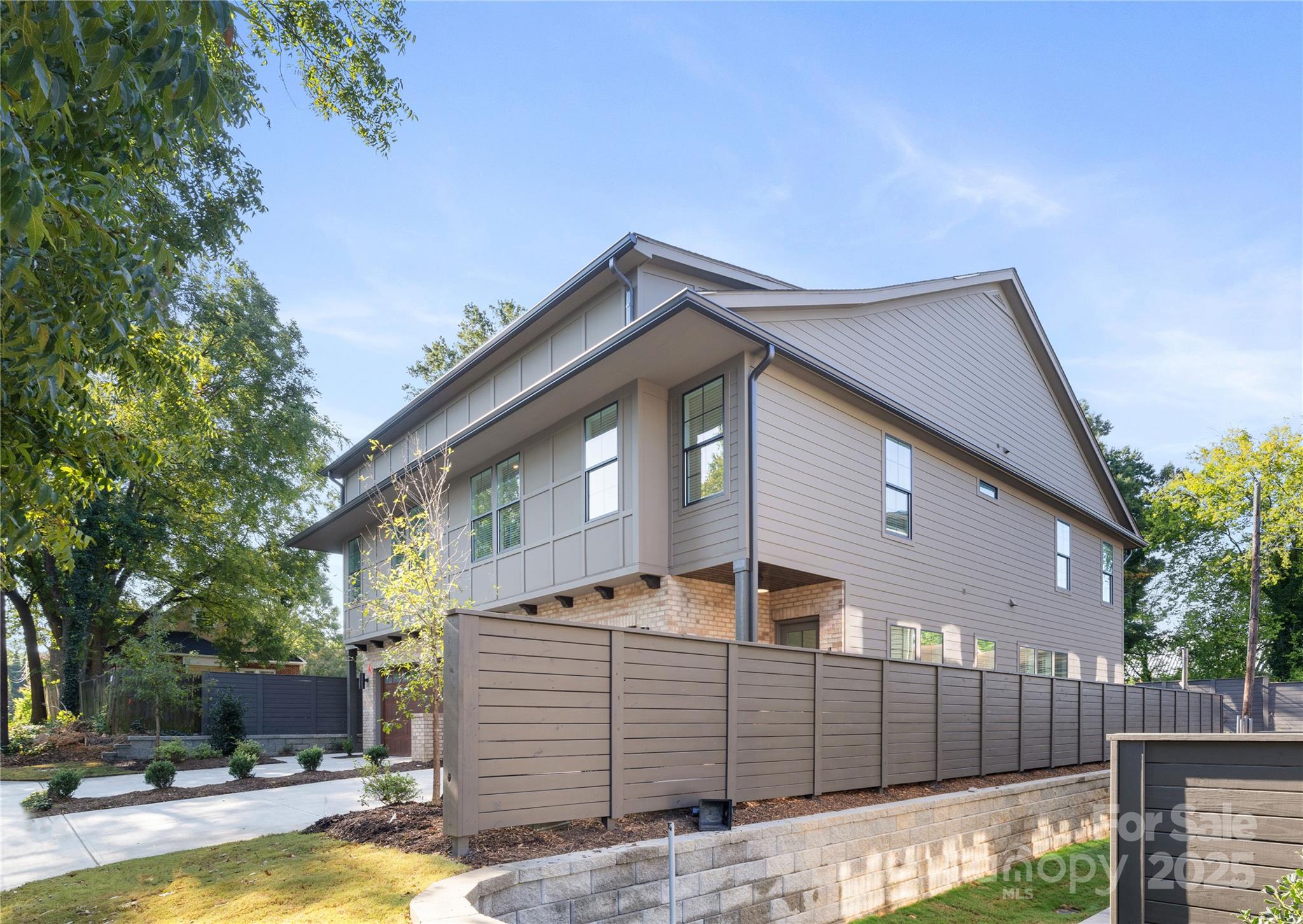 1010 E 19th Street