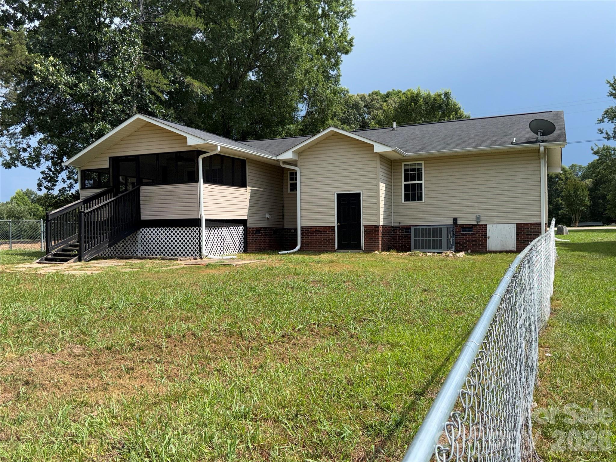 1066 Cameron Road - Photo 4