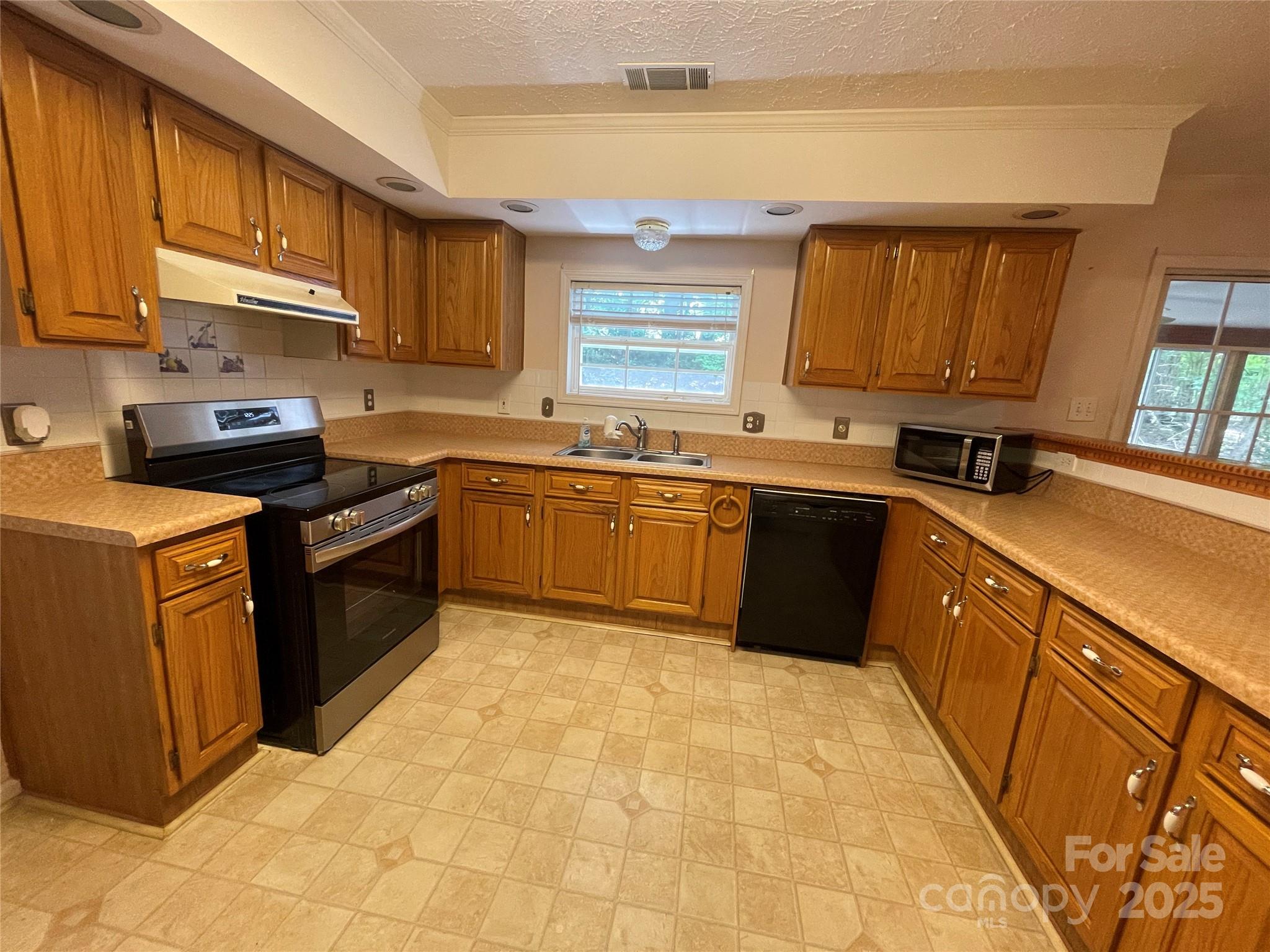 136 Lantern Court