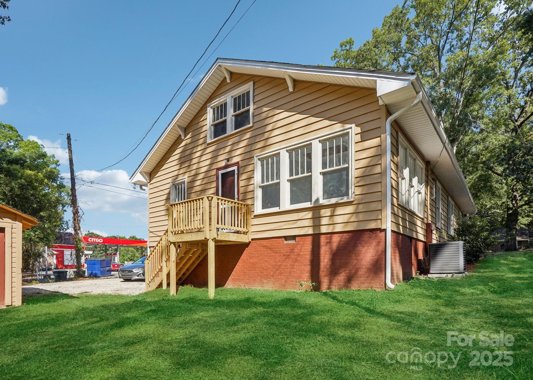 705 Lancaster Avenue