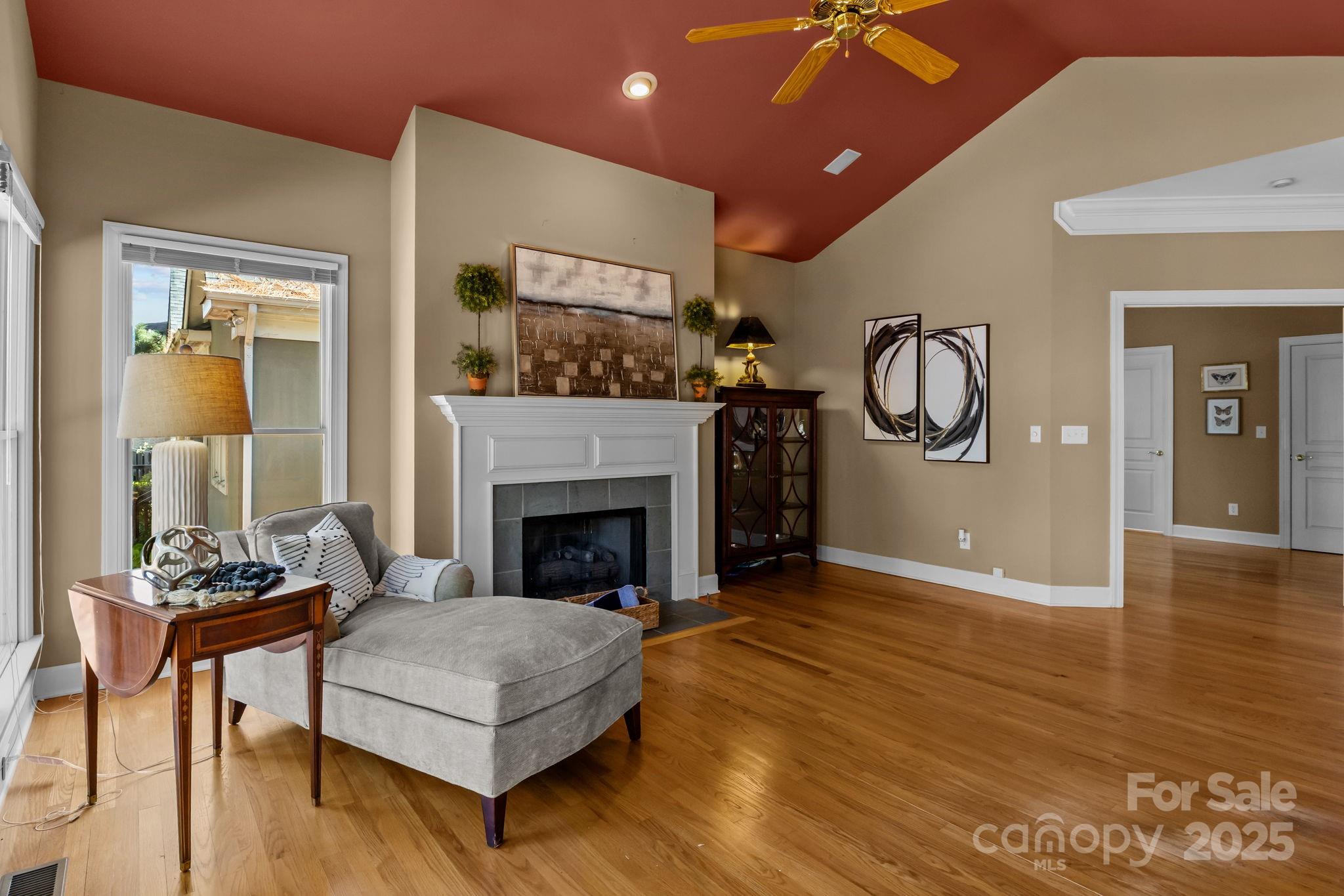 The Peninsula - Residential