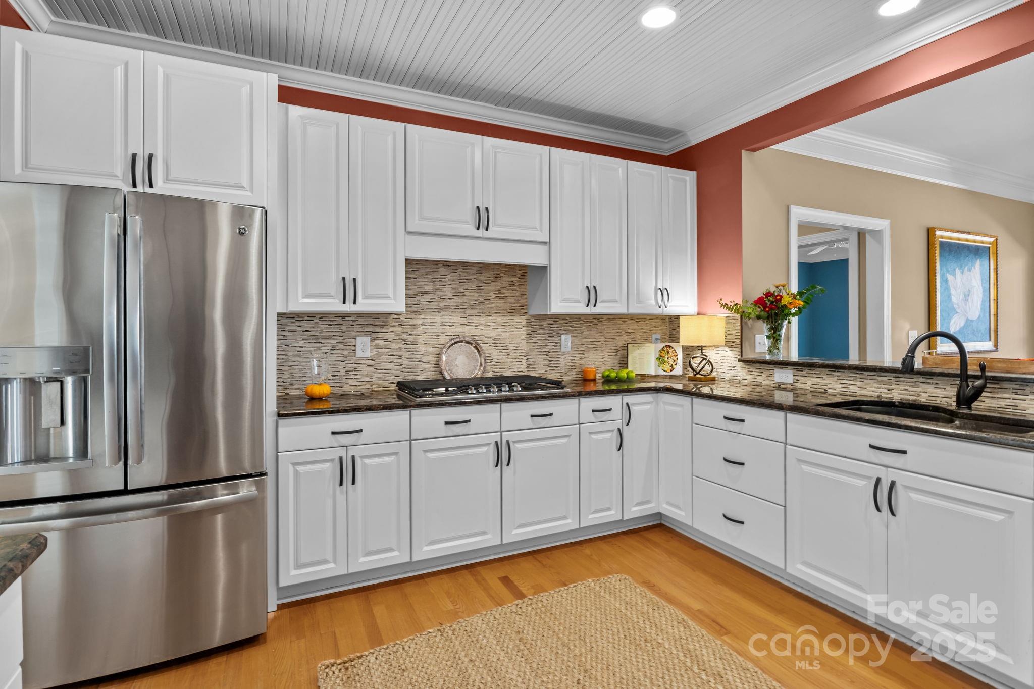 The Peninsula - Residential