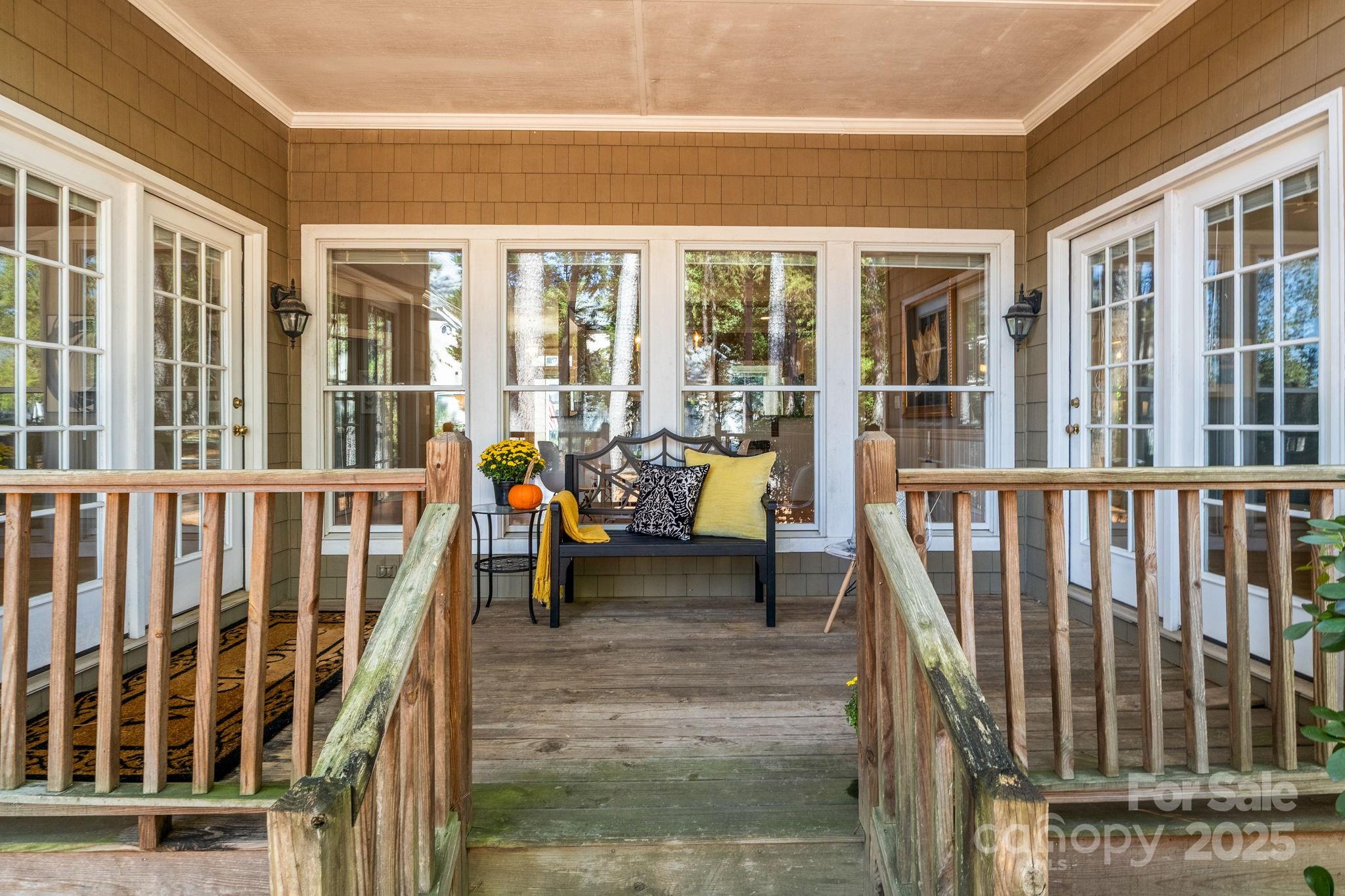 The Peninsula - Residential