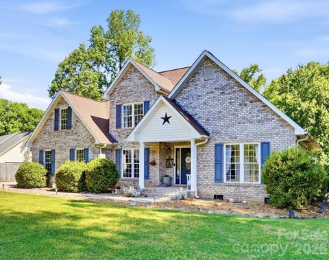 Photo of 104 Ardmore Place, Mooresville, NC 28117 (MLS # 4366893)
