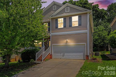 Photo of 6908 Centerline Drive, Charlotte, NC 28278 (MLS # 4393211)