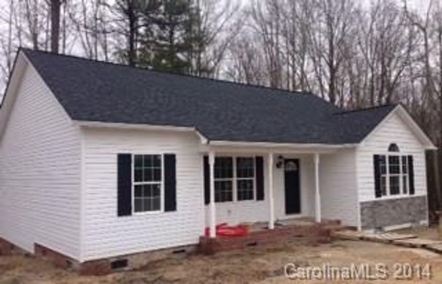 Great new construction in Clover school district! Open floor plan with vaulted ceilings in family room and master bedroom! Great wooded lot, stacked stone exterior, ceramic and wood floors, beautiful tile backsplash in kitchen, all stainless appliances and more!