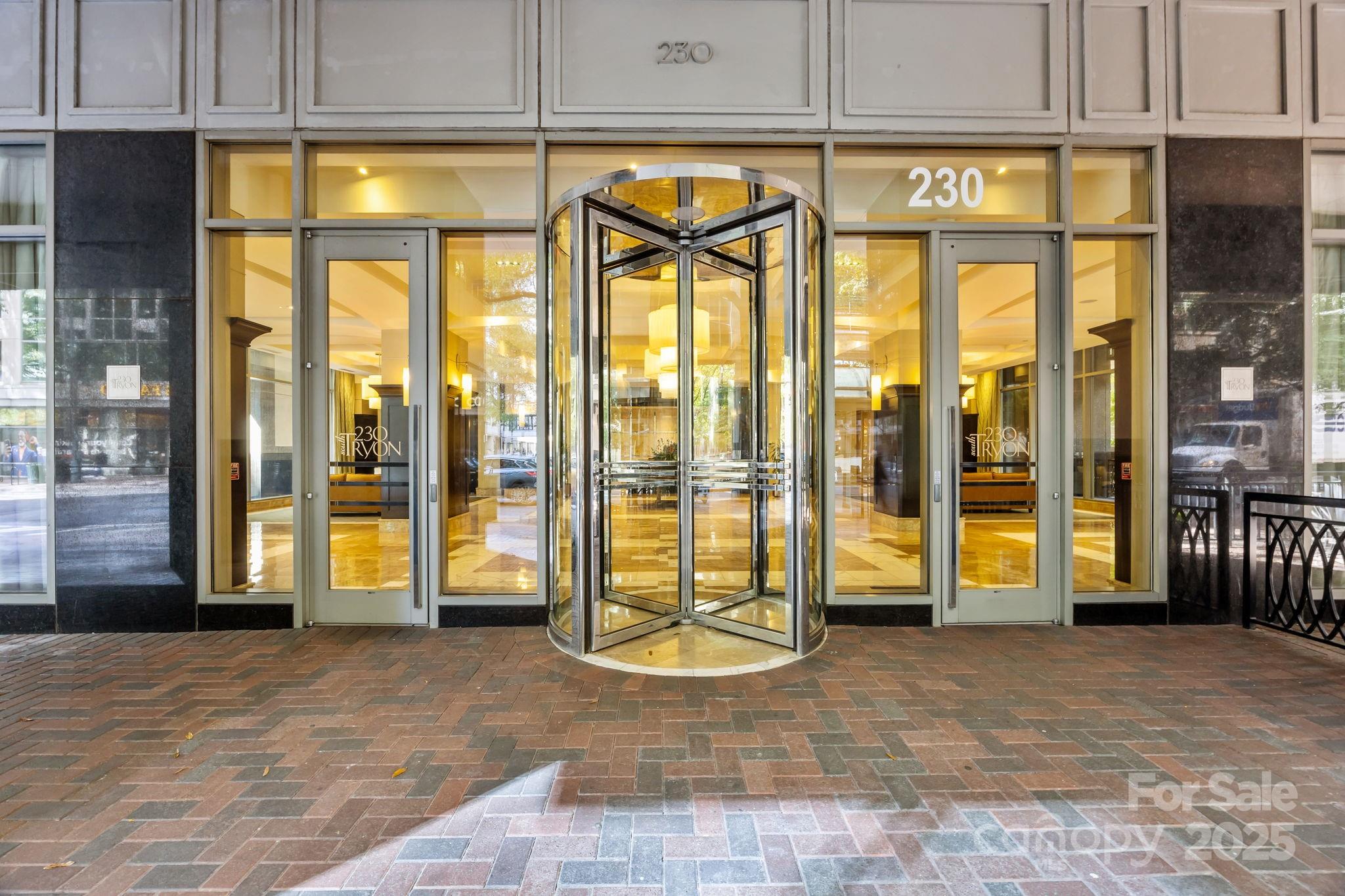 230 S Tryon Street 908