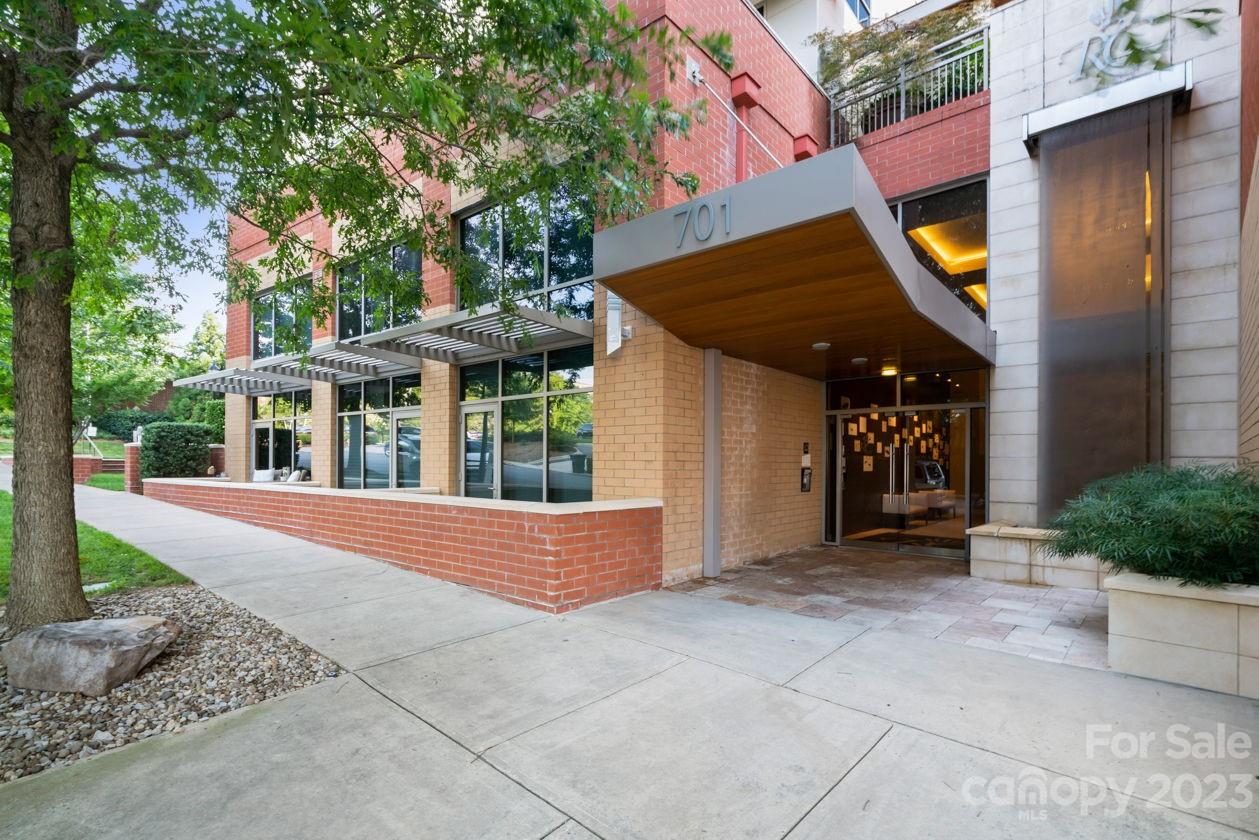 Royal Court - Residential