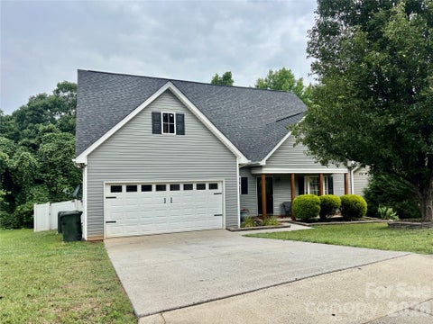 Photo of 229 17th Avenue SE, Hickory, NC 28602 (MLS # 4396861)