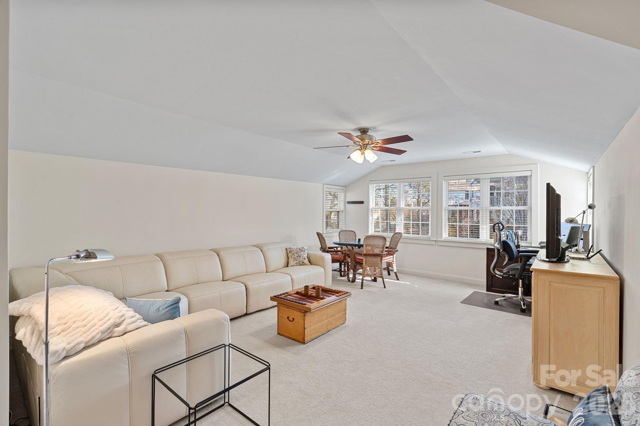 Island Forest - Residential