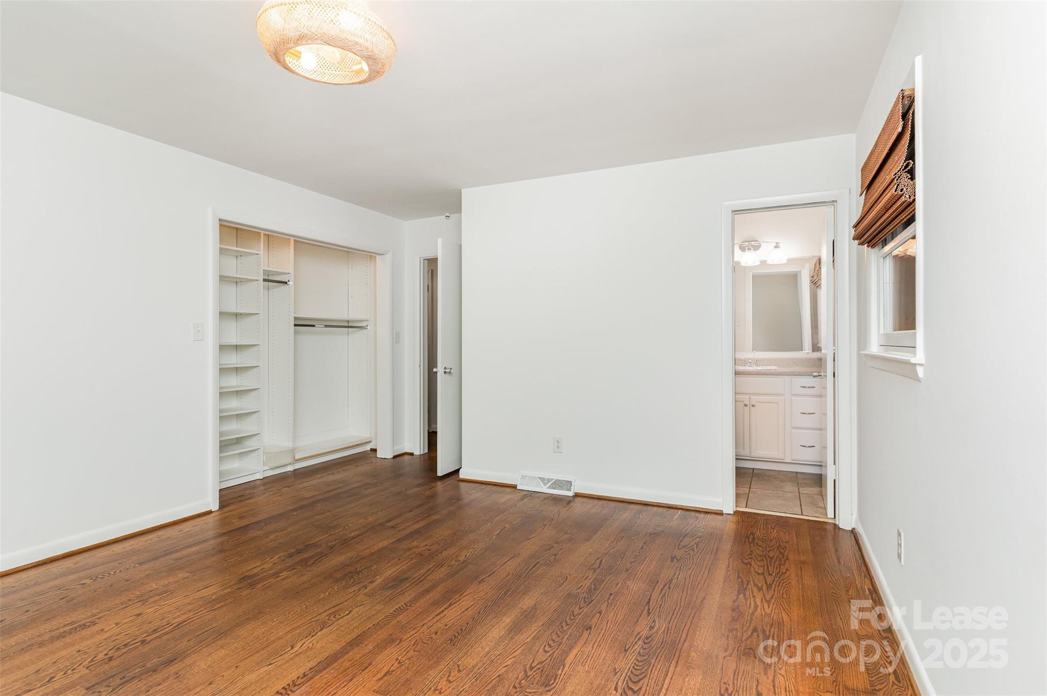 Charlotte, North Carolina 28226, United States, 4 Bedrooms Bedrooms, ,2 BathroomsBathrooms,Residential,Active,220008