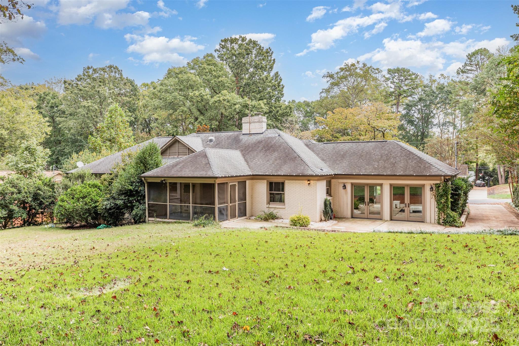 Charlotte, North Carolina 28226, United States, 4 Bedrooms Bedrooms, ,2 BathroomsBathrooms,Residential,Active,220008