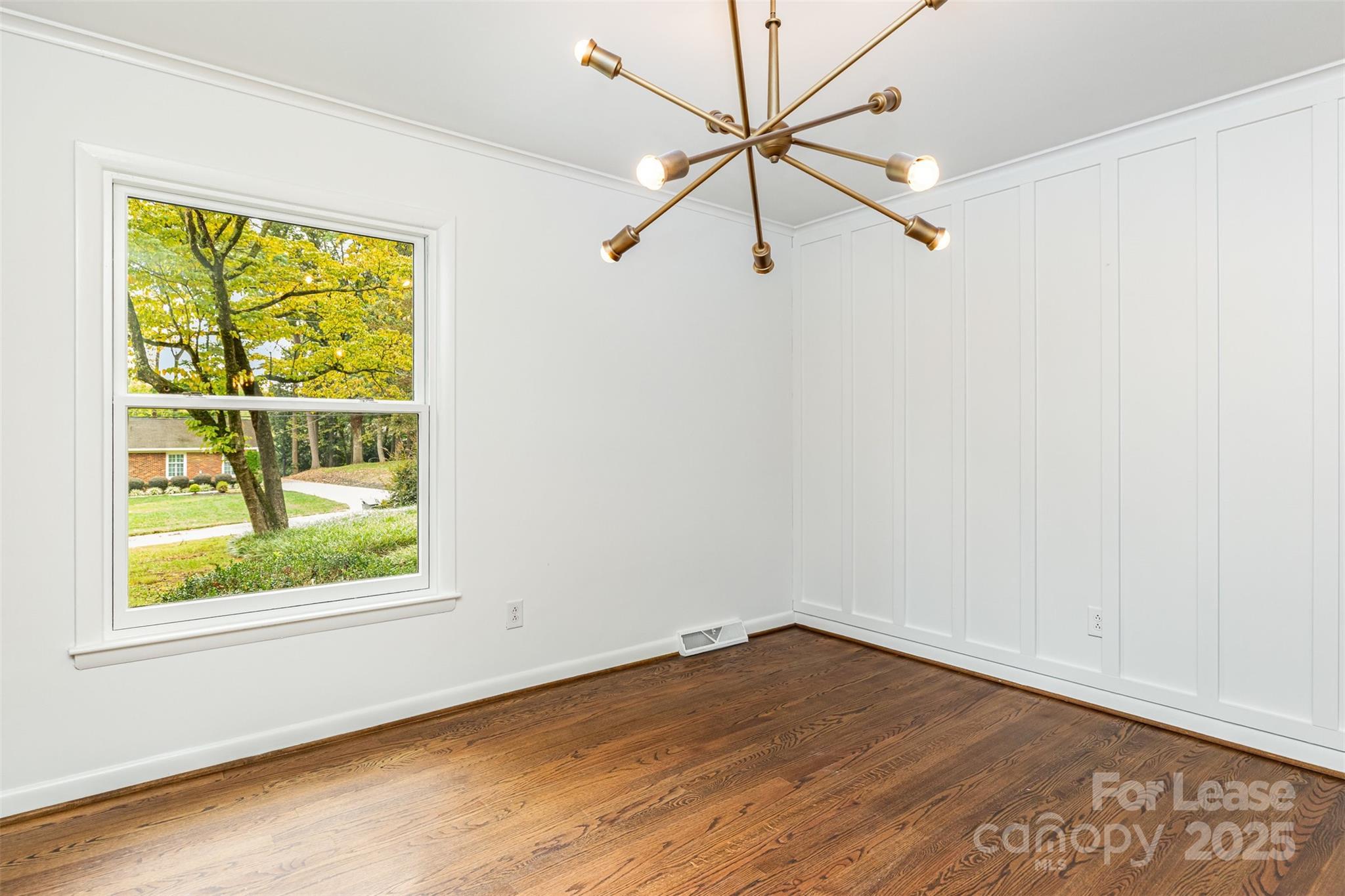 Charlotte, North Carolina 28226, United States, 4 Bedrooms Bedrooms, ,2 BathroomsBathrooms,Residential,Active,220008