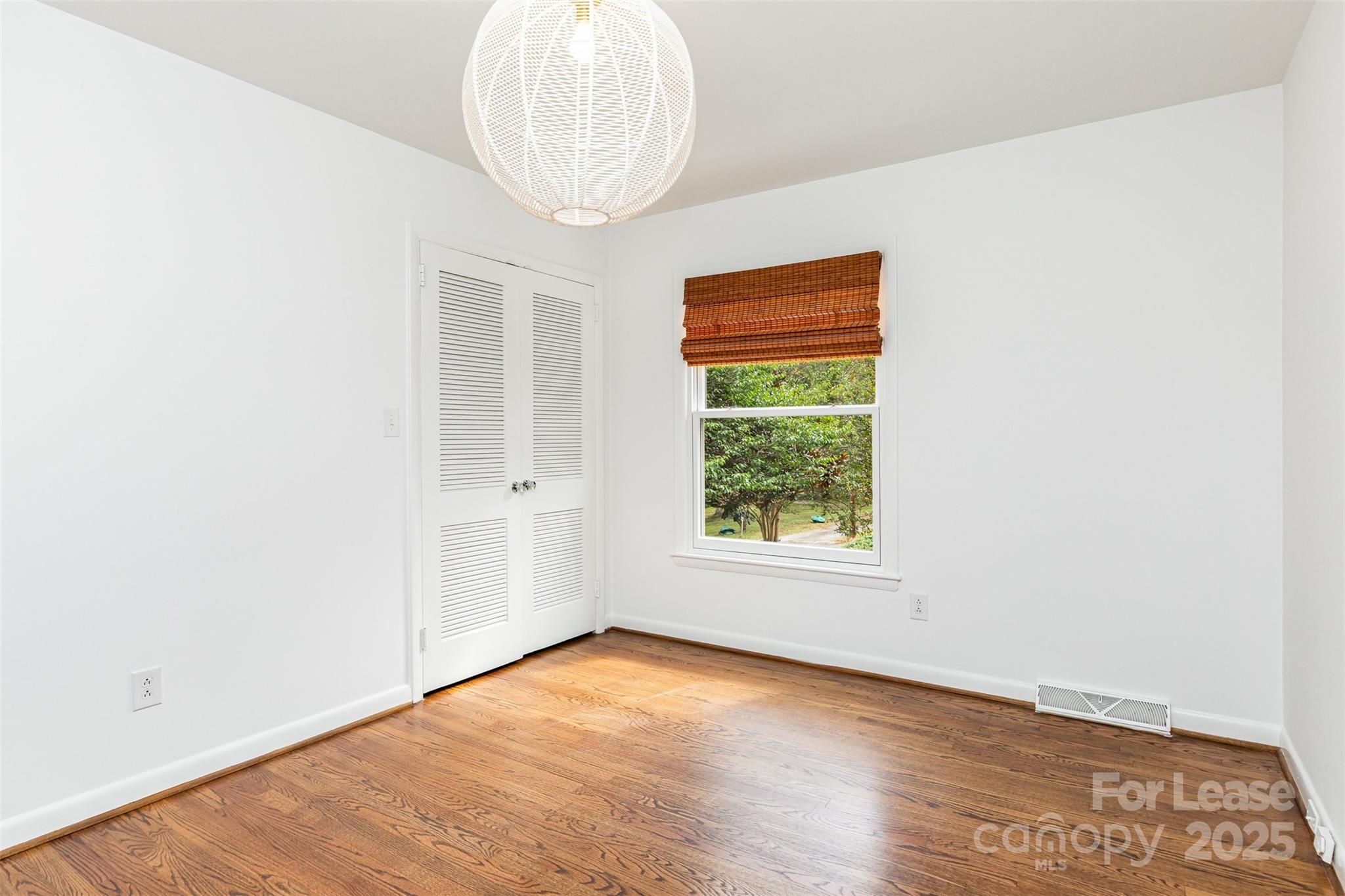 Charlotte, North Carolina 28226, United States, 4 Bedrooms Bedrooms, ,2 BathroomsBathrooms,Residential,Active,220008