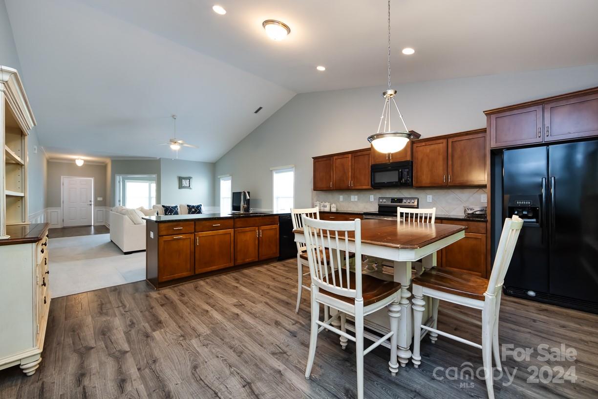 Lake Ridge - Residential