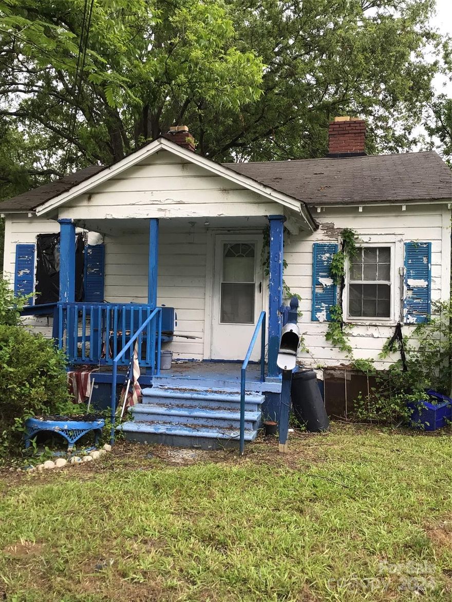 Welcome to 647 Simpson St, Rock Hill, SC! This charming property is a prime real estate opportunity, being sold "as is". The ideal fix and flip. No repairs or improvements will be made by the seller. Featuring 2 bedrooms and 1 bathroom, this home awaits your personal touch and creative vision. While the seller has never lived in the property, they are willing to reimburse for trash clean-out with a reasonable offer. This residence presents endless potential for investors or homeowners looking to customize and transform it into their dream space. Don't miss out on this rare chance to acquire a property with so much promise – schedule a viewing today and make 647 Simpson St your own!