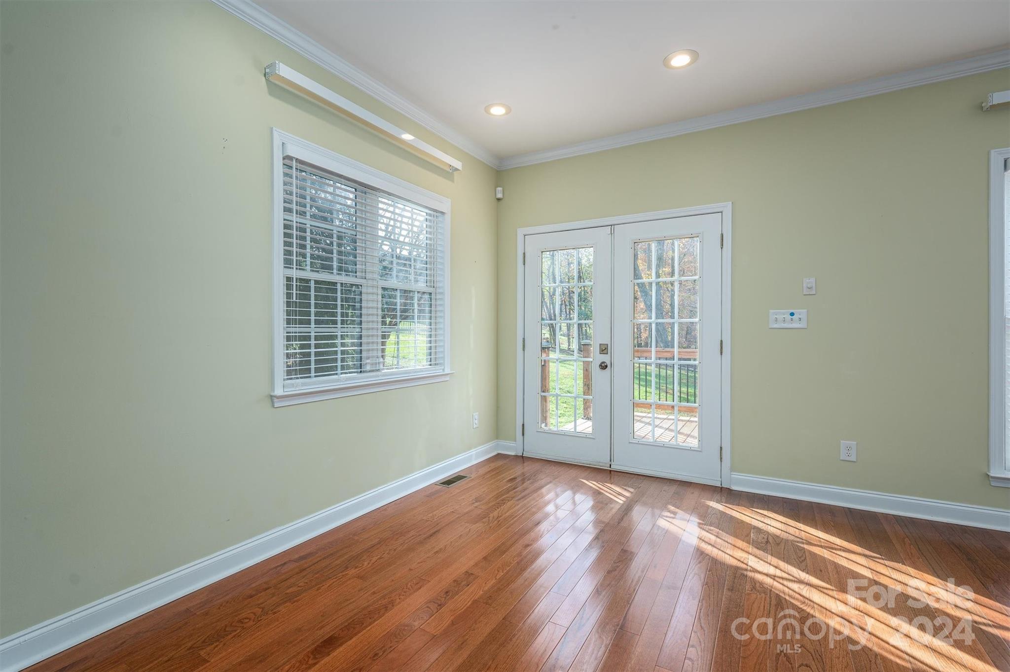 Lauren Woods - Residential