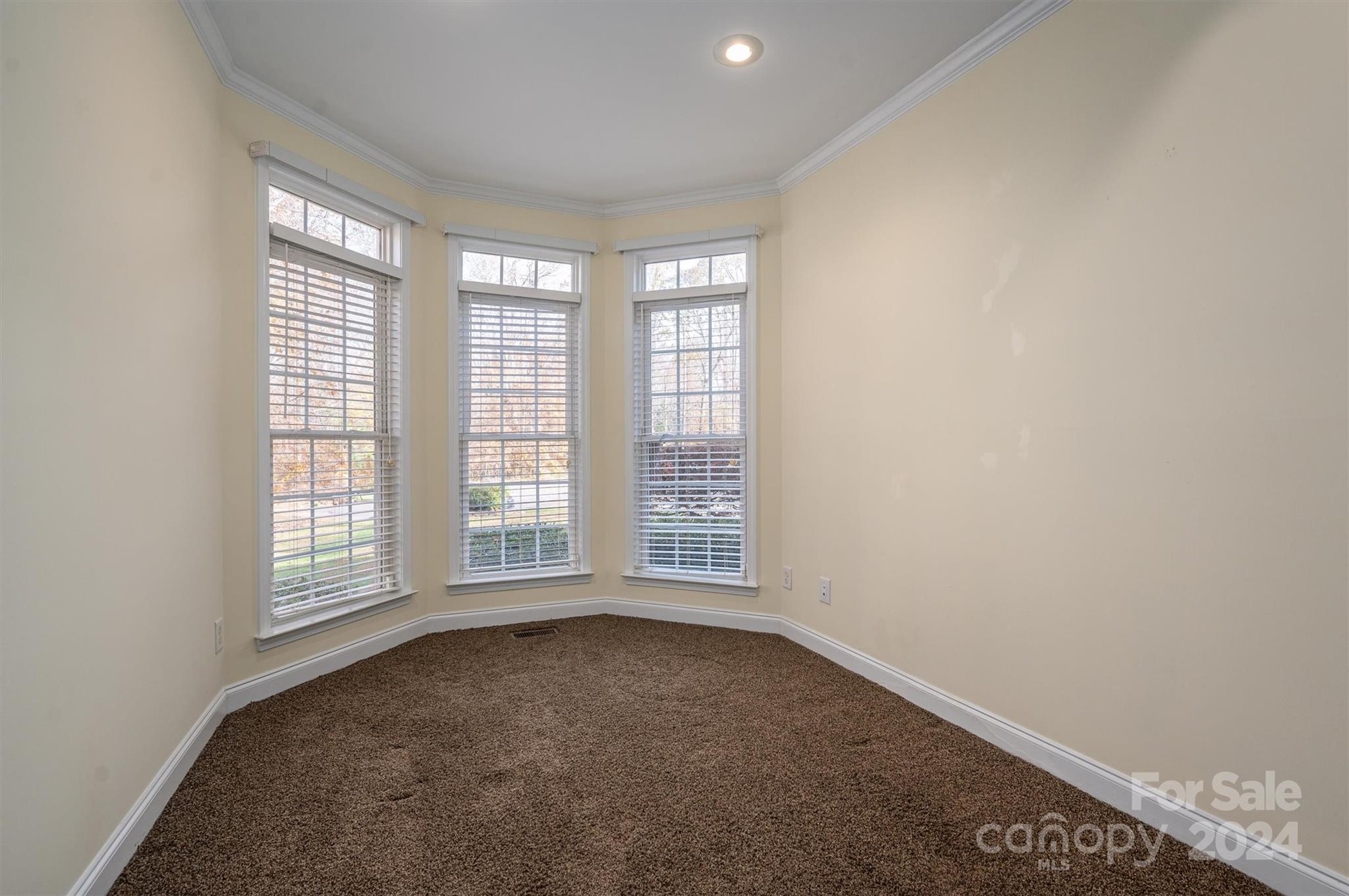 Lauren Woods - Residential