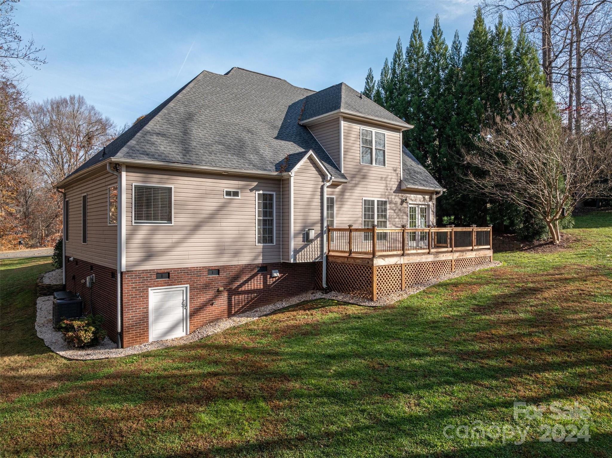 Lauren Woods - Residential