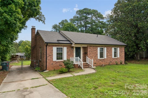 Photo of 550 Englewood Street NE, Concord, NC 28025 (MLS # 4411776)