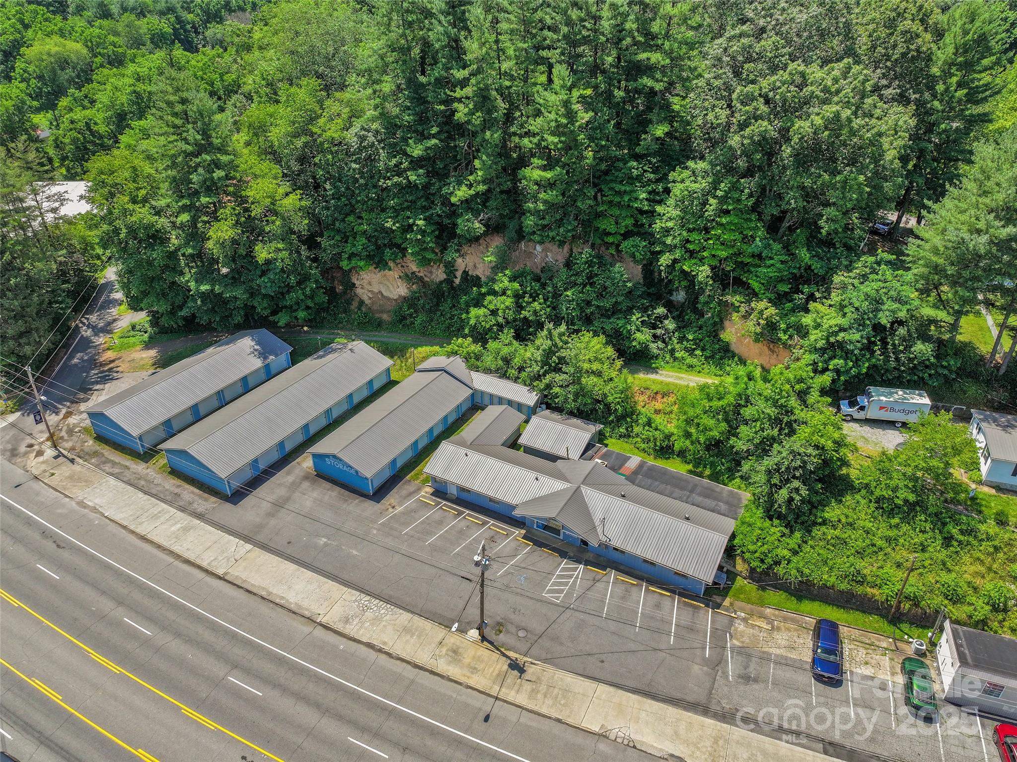 8275 Carolina Boulevard
