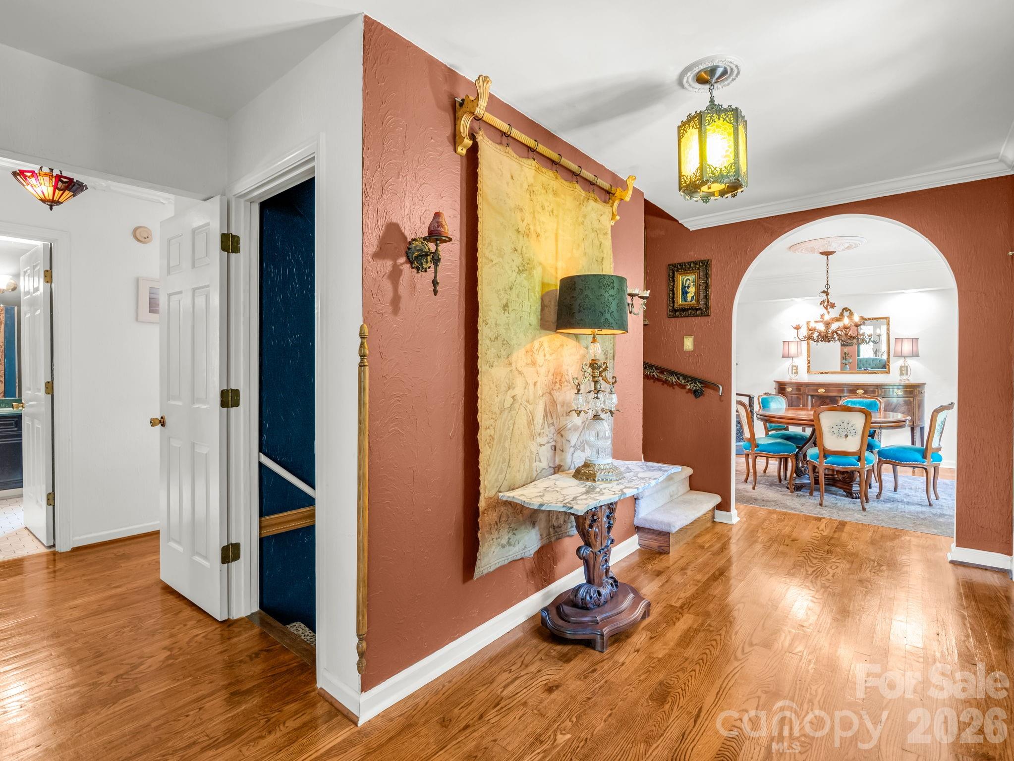 8 Sunny Ridge Drive