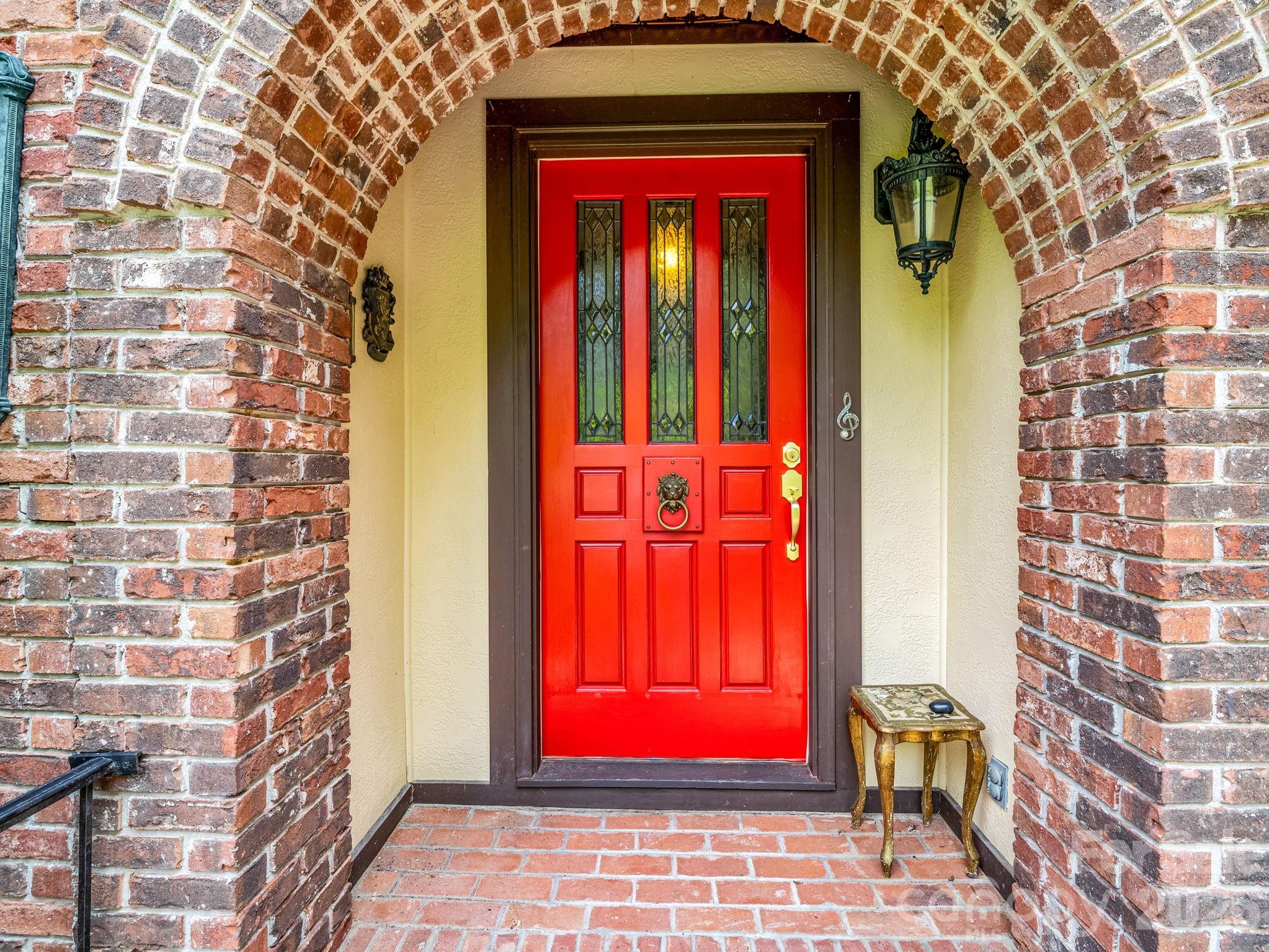 8 Sunny Ridge Drive
