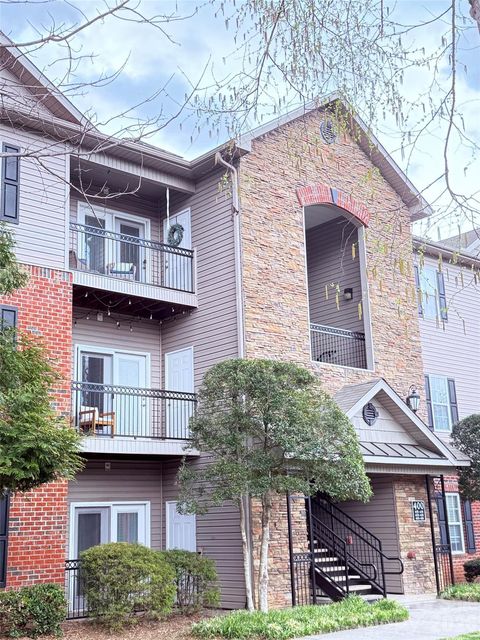 Photo of 435 Appeldoorn Circle, Asheville, NC 28803 (MLS # 4381666)