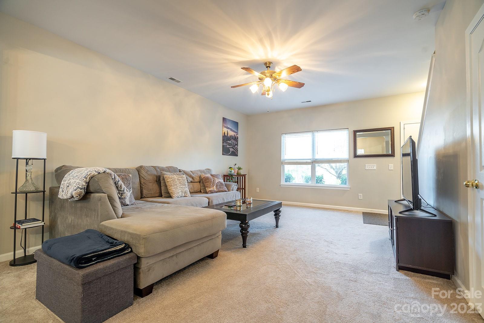 Sandy Pointe - Residential