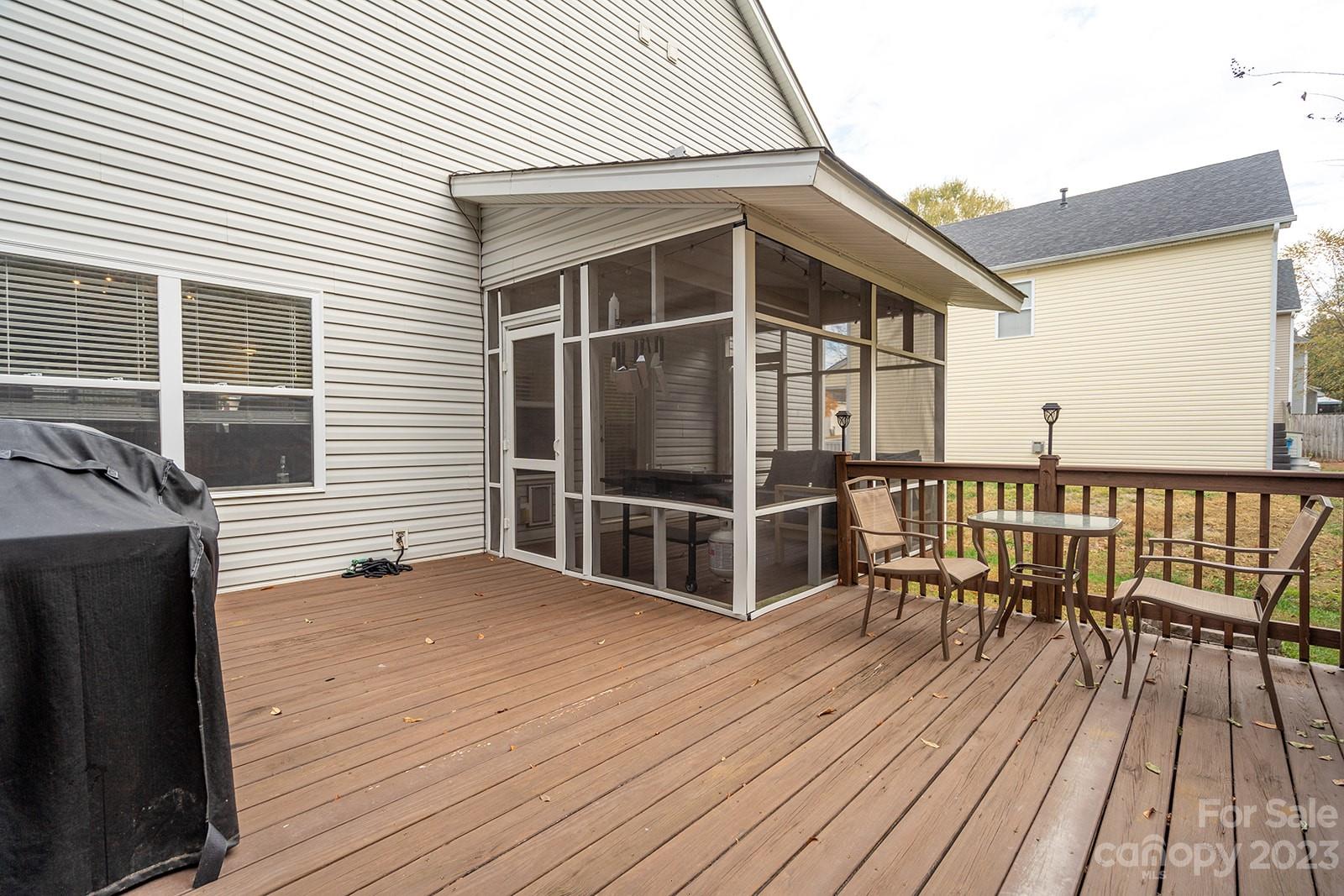 Sandy Pointe - Residential