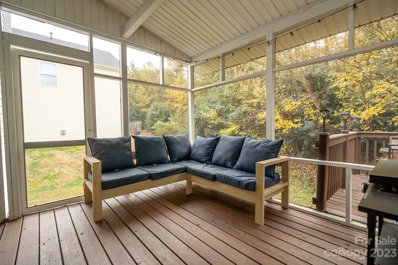 Sandy Pointe - Residential