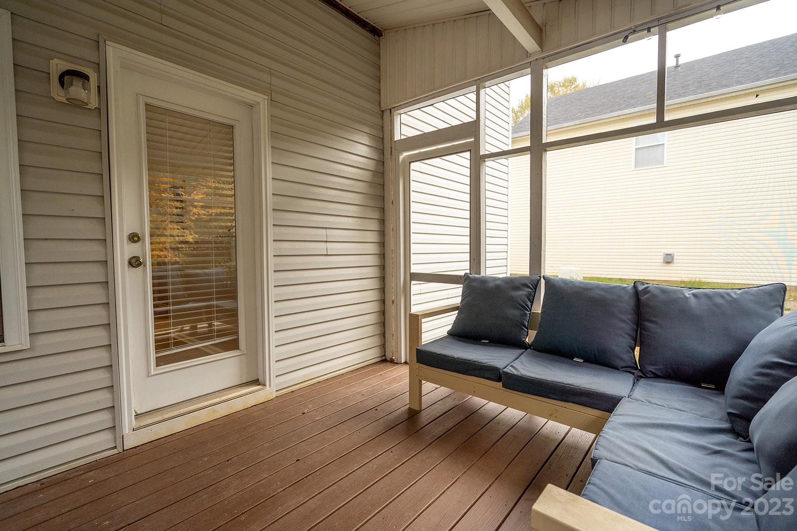 Sandy Pointe - Residential