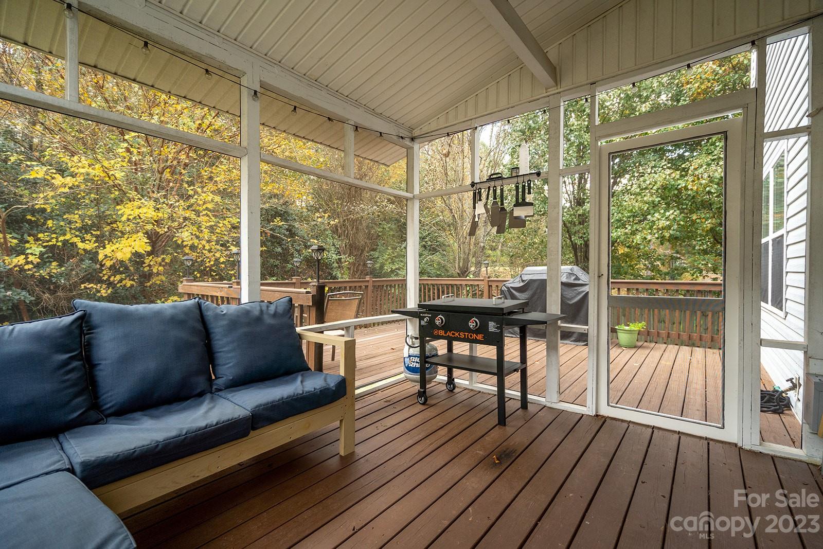 Sandy Pointe - Residential