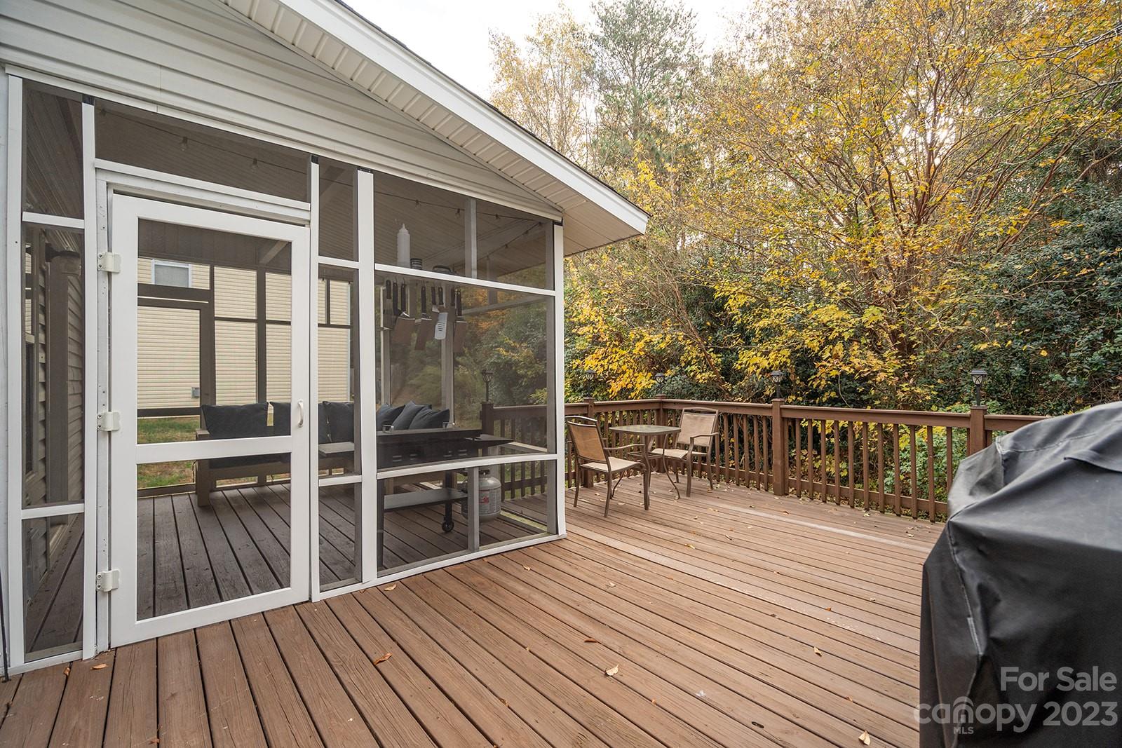 Sandy Pointe - Residential