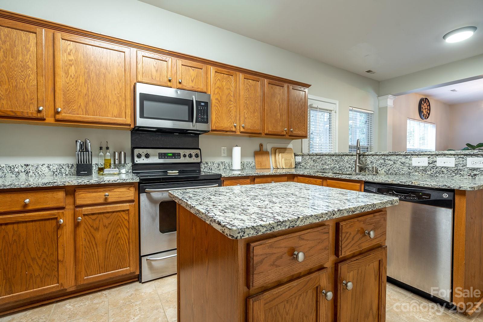 Sandy Pointe - Residential