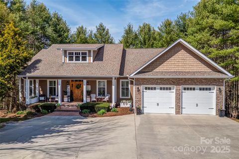 3015 Hickory Nut Trail Hendersonville NC 28739