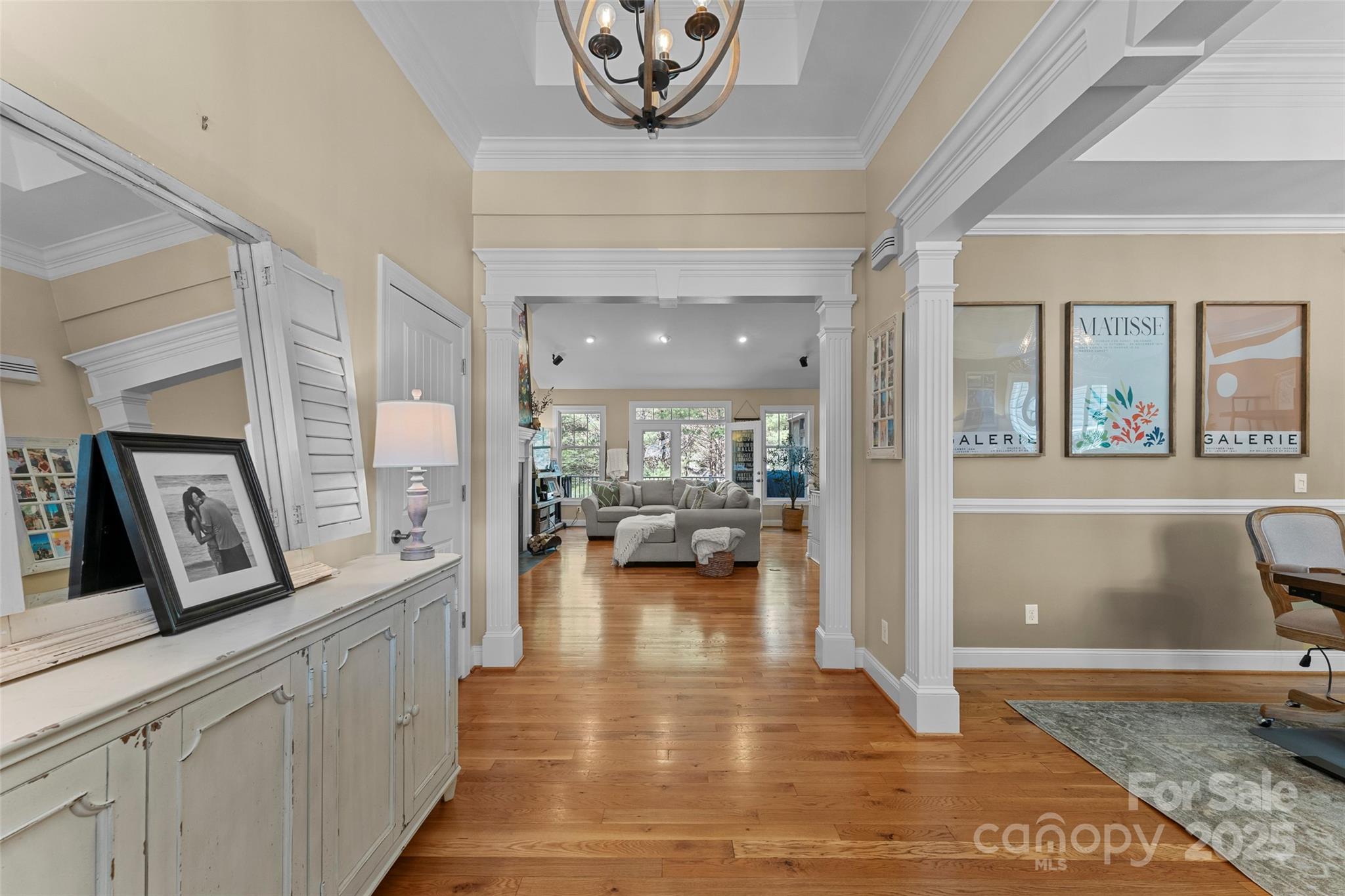 3015 Hickory Nut Trail