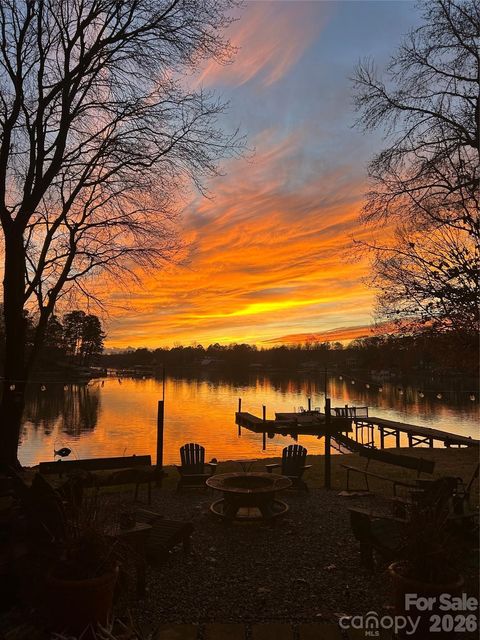 122 Lily Pad Loop Troutman NC 28166