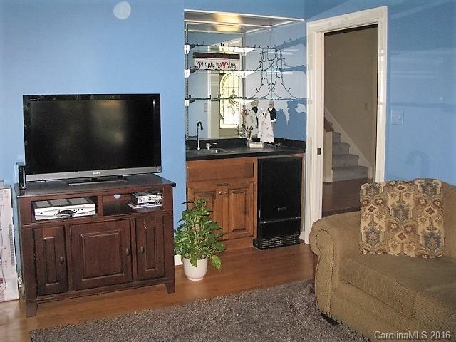 Country Club Gardens - Residential