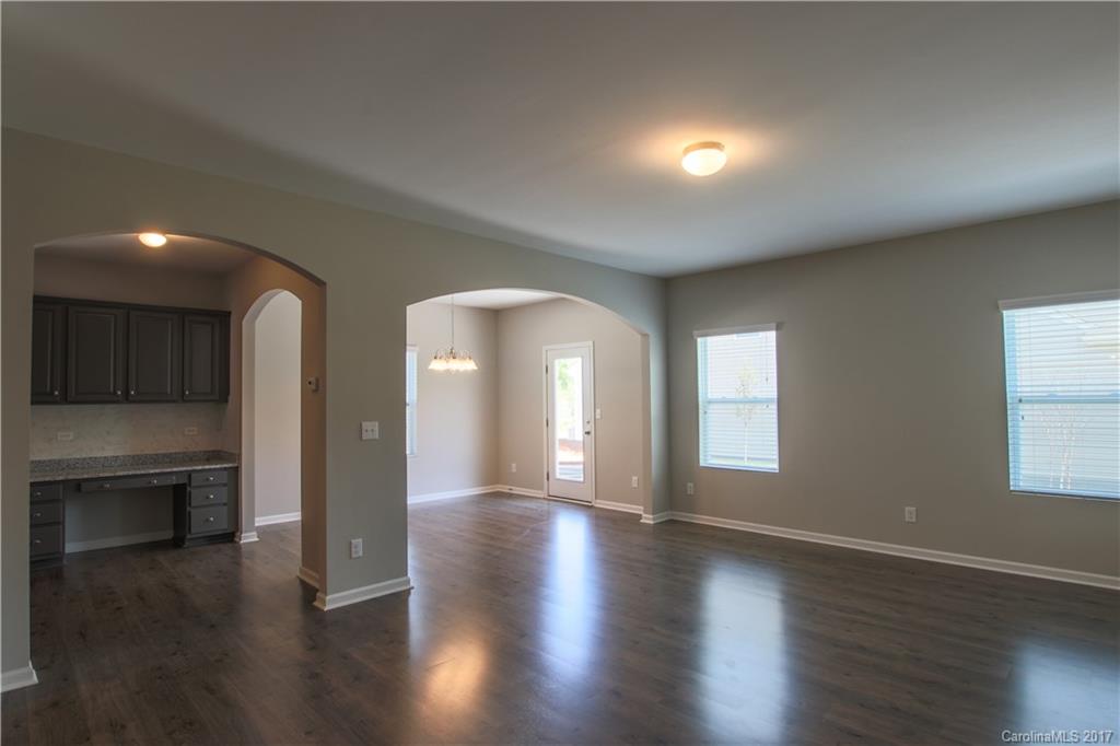 Newport Lakes - Residential