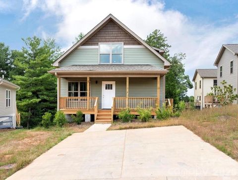 Photo of 5 Declan Drive, Weaverville, NC 28787 (MLS # 4367979)