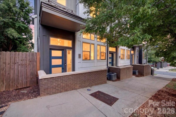 2010 HAWKINS ST, CHARLOTTE, NC 28203 - Image 3cd5a9e6a53df941e5c2d5771e5e1e7a/2542160487