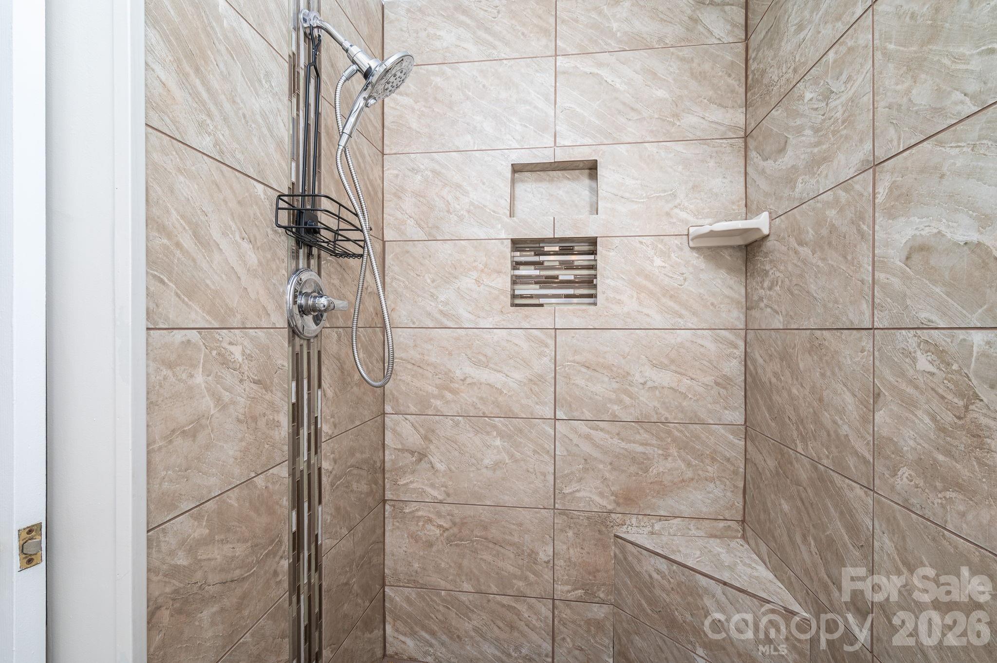 LINCOLN FOREST - Residential