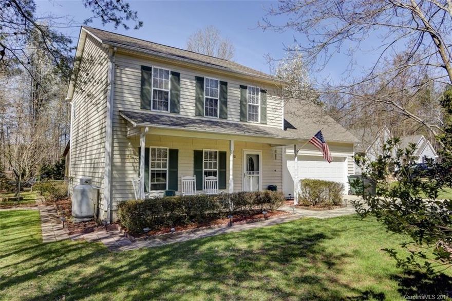 Beautifully immaculate and like-new home.  Fully updated kitchen with new carpet throughout.  Quiet street with great neighbors!  Lake access with overnight day-dock privileges.  HVAC system still under warranty (can transfer to new owner).