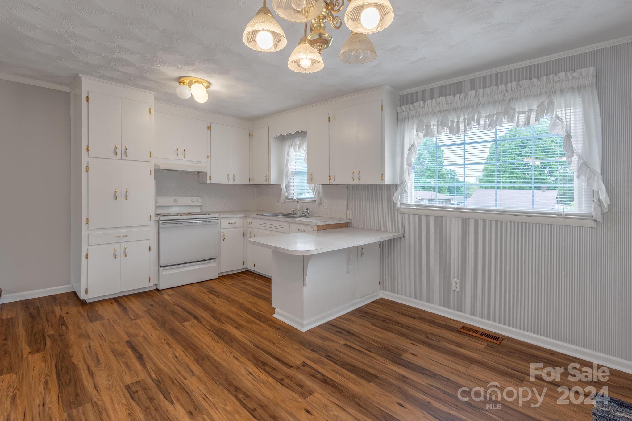 RANDOM HILLS - Residential