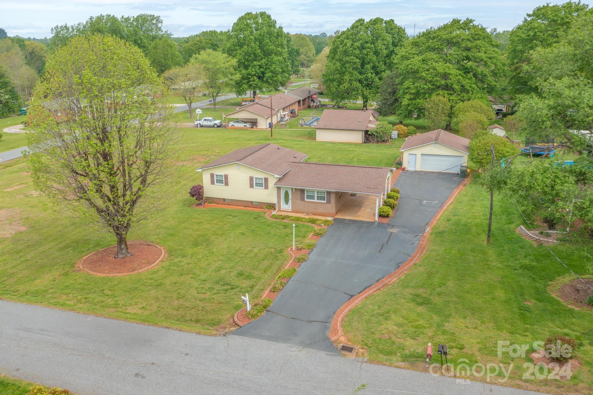 RANDOM HILLS - Residential