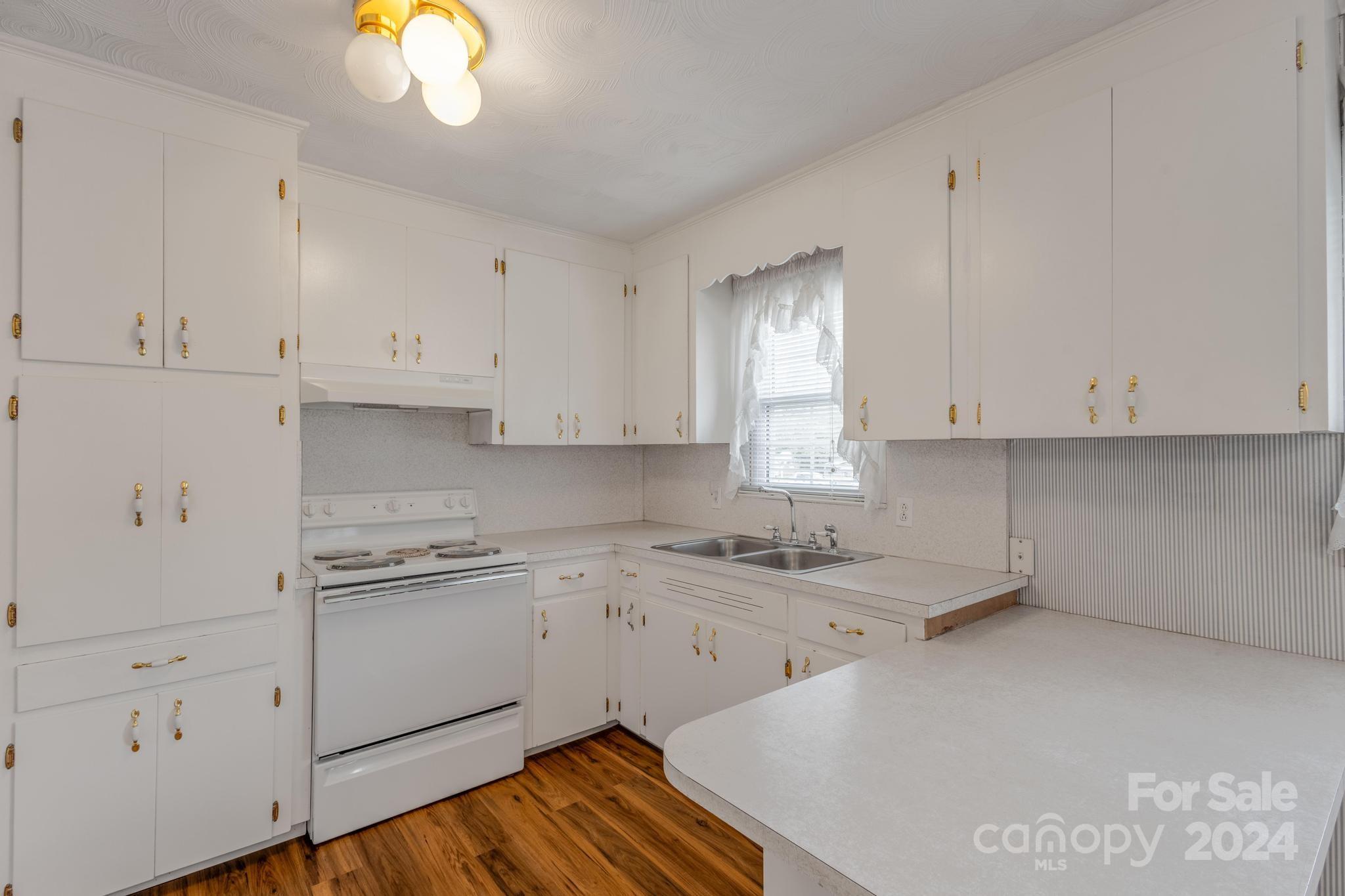 RANDOM HILLS - Residential