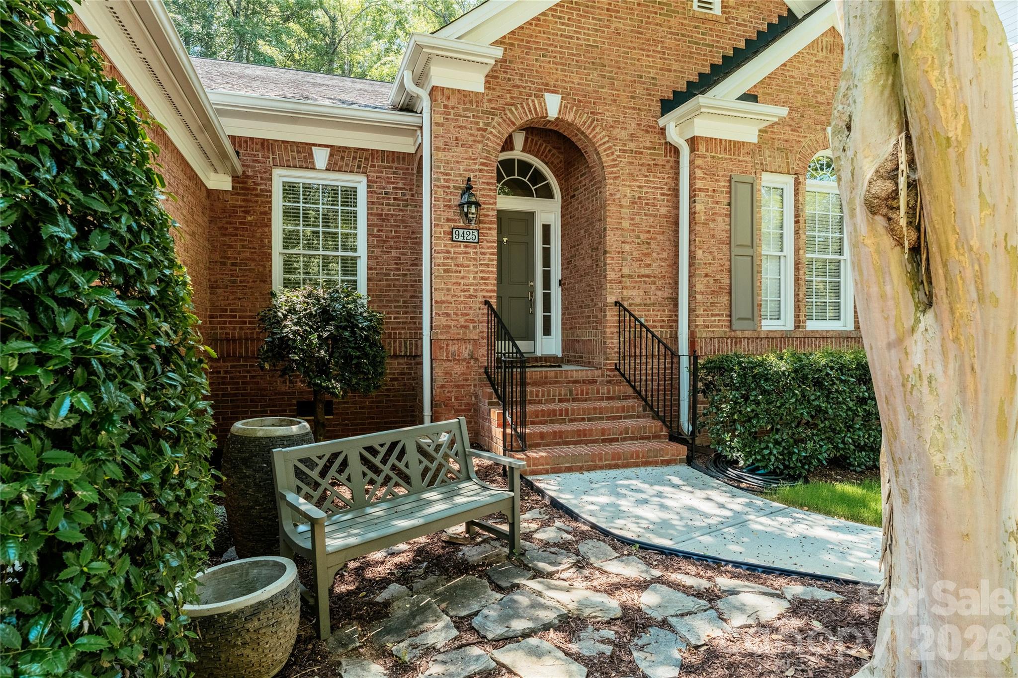 9425 Briarwick Lane