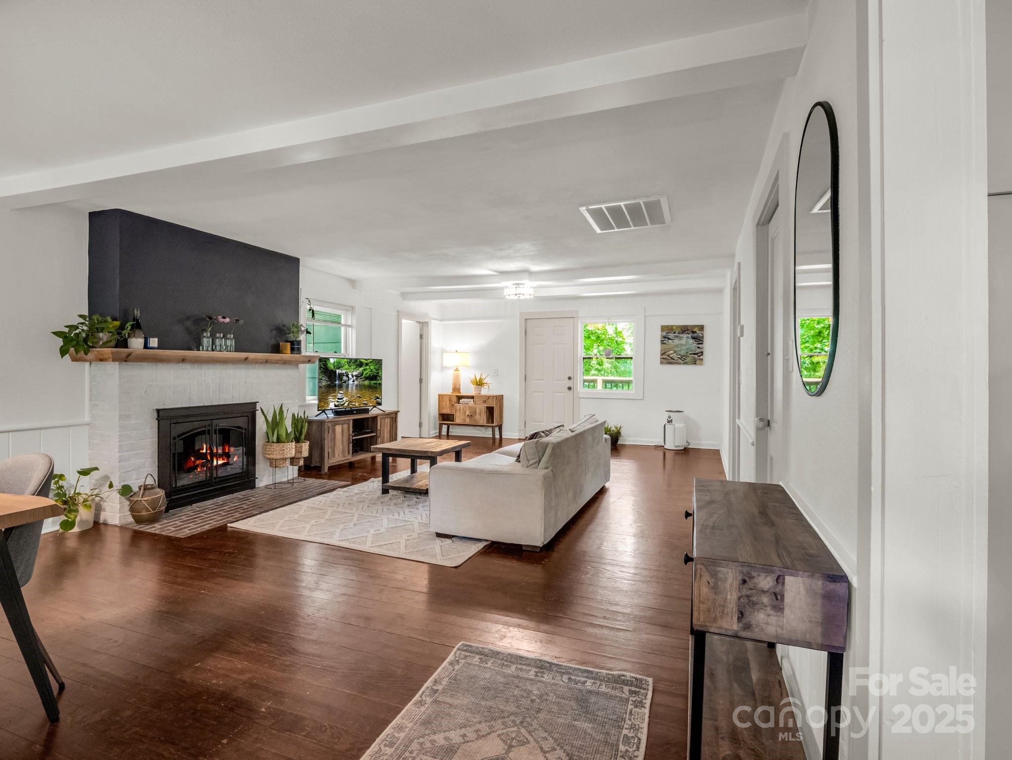 1463 Carolina Drive